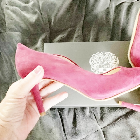 VINCE CAMUTO HEELS. SZ: 8M (box included) - Picture 7 of 7